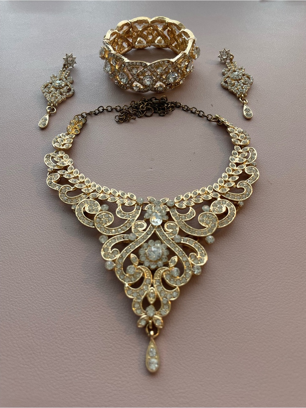 Gold-Tone Crystal Filigree Necklace Set - Elegant Women’s Jewelry
